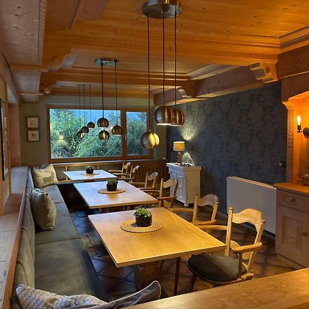 Dreimaederlhaus Am Berg Apartment Пфронтен Екстериор снимка
